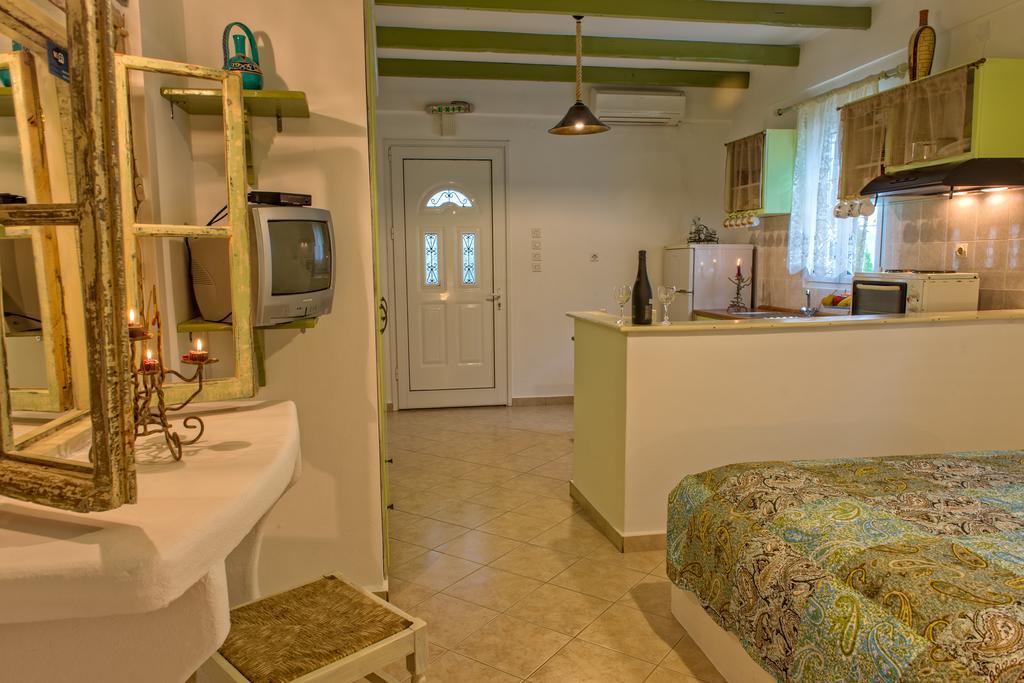 Elpiniki Aparthotel Alinda  Buitenkant foto